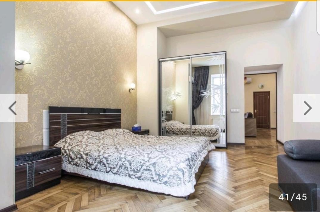 Ferienwohnung Apartmens Near Opera House Odessa Exterior foto