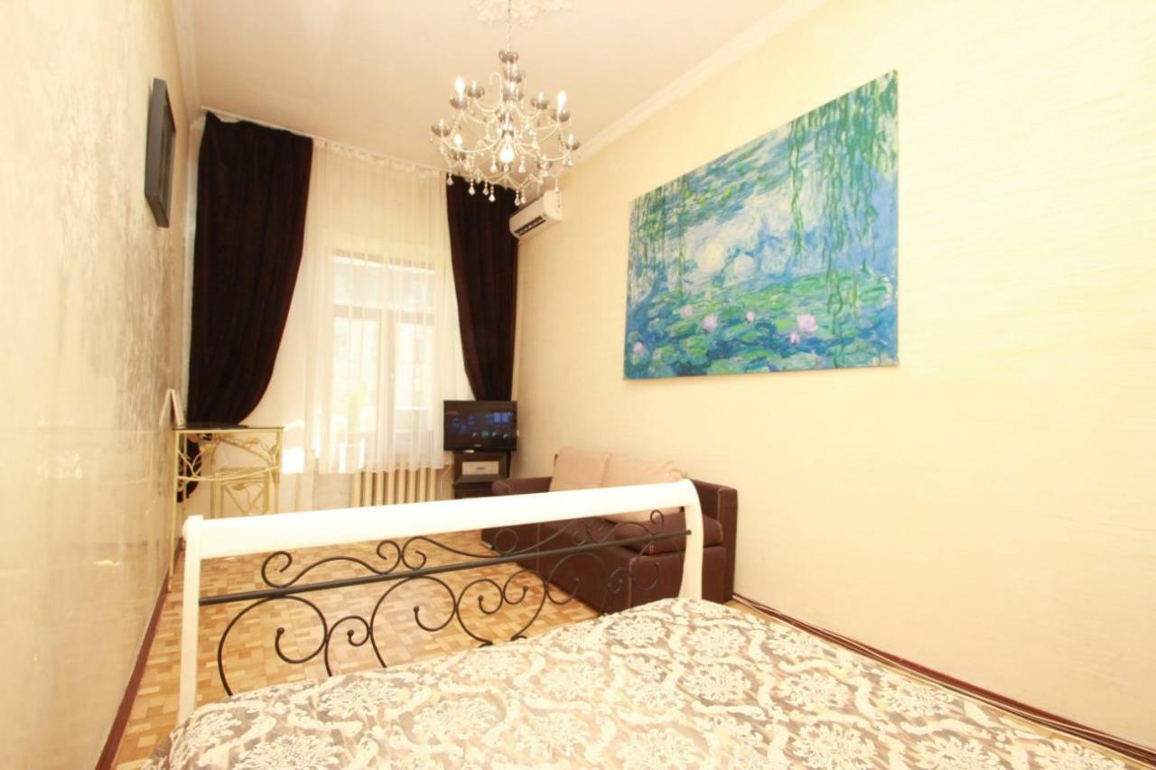 Ferienwohnung Apartmens Near Opera House Odessa Zimmer foto