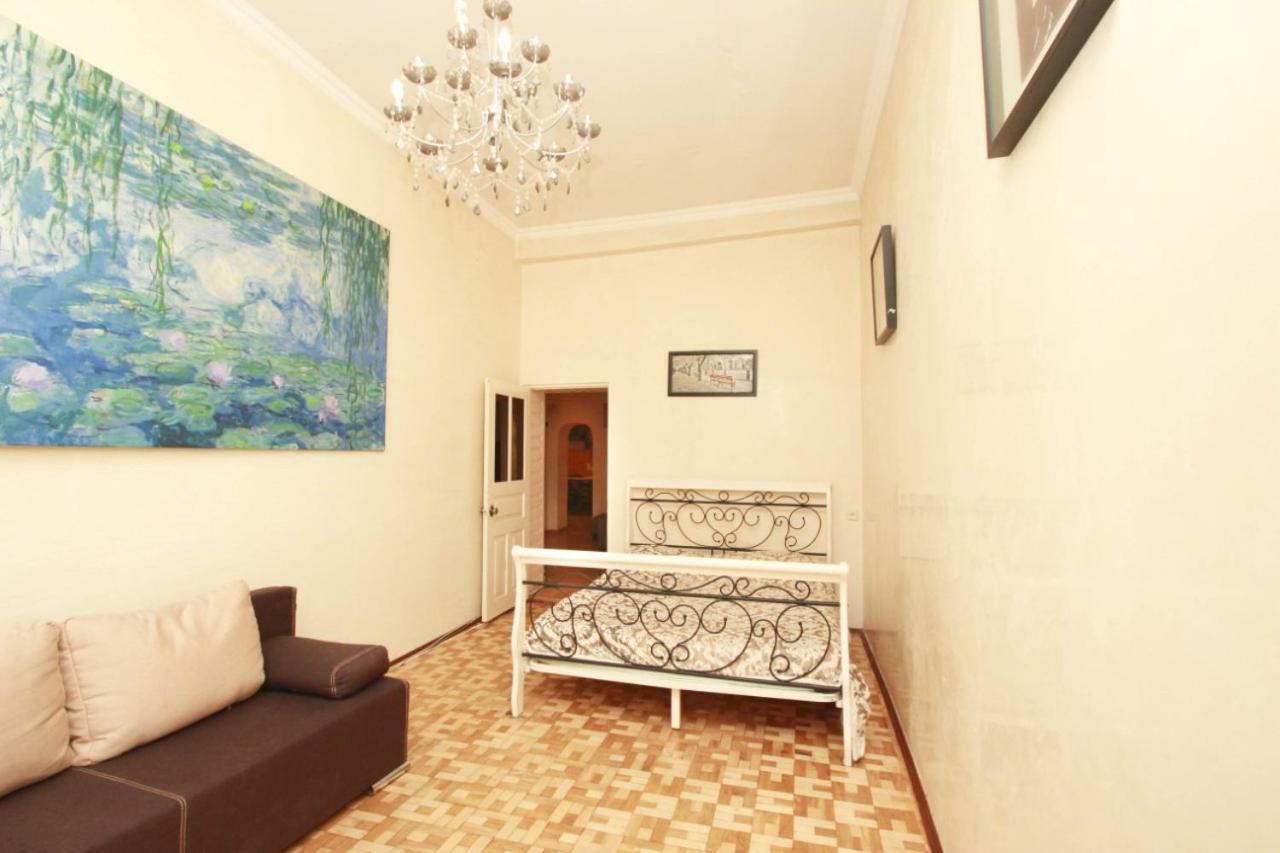 Ferienwohnung Apartmens Near Opera House Odessa Exterior foto
